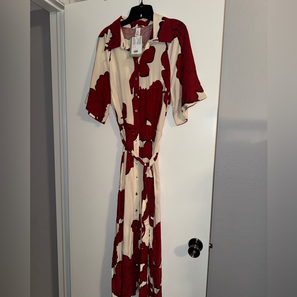 NWT H&M Red and Ivory Belt-Tie Shirt Dress
